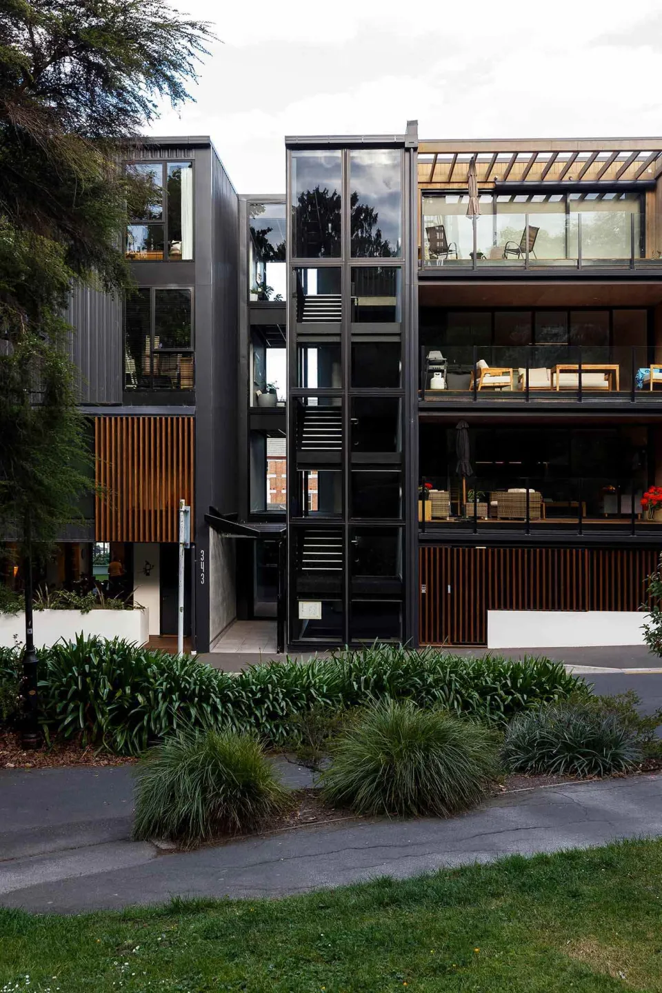 Betts Apartments Project Revisit Vulcan Screening Abodo Wood 04