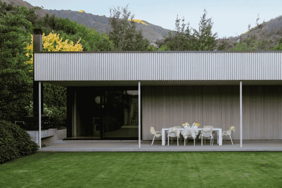 Out House Anex Nightime Glow Simon Devitt 02