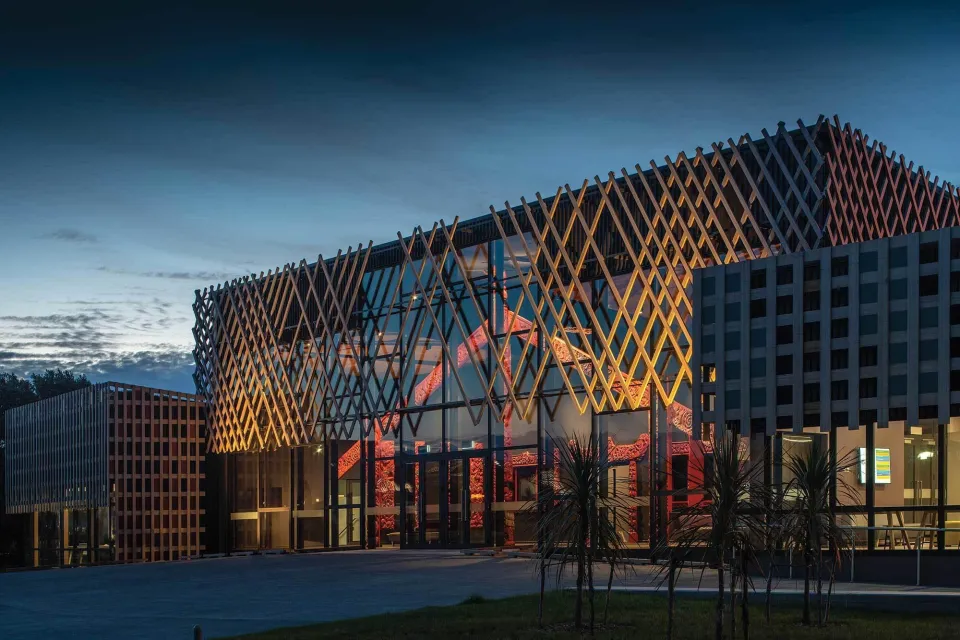 Large Solid Timber Sections Abodo Vulcan vs Hardwood