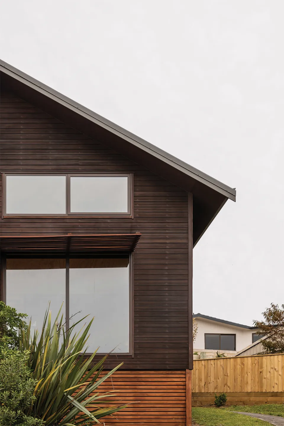 Raglan Sleepout Project Revisit Vulcan Cladding In Coastal Setting