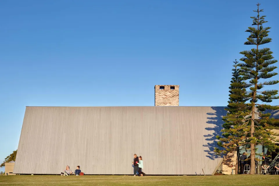 Sandstone Point Hotel 004