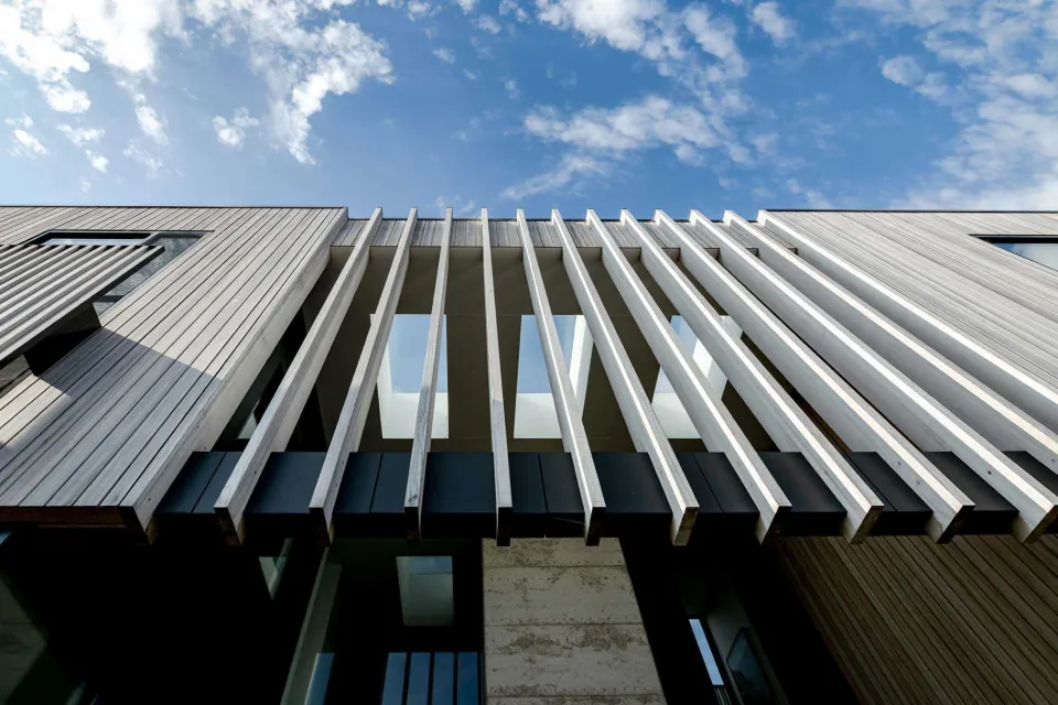 BH2 House REVISIT Vulcan Cladding and Vulcan Screening Abodo Wood 5