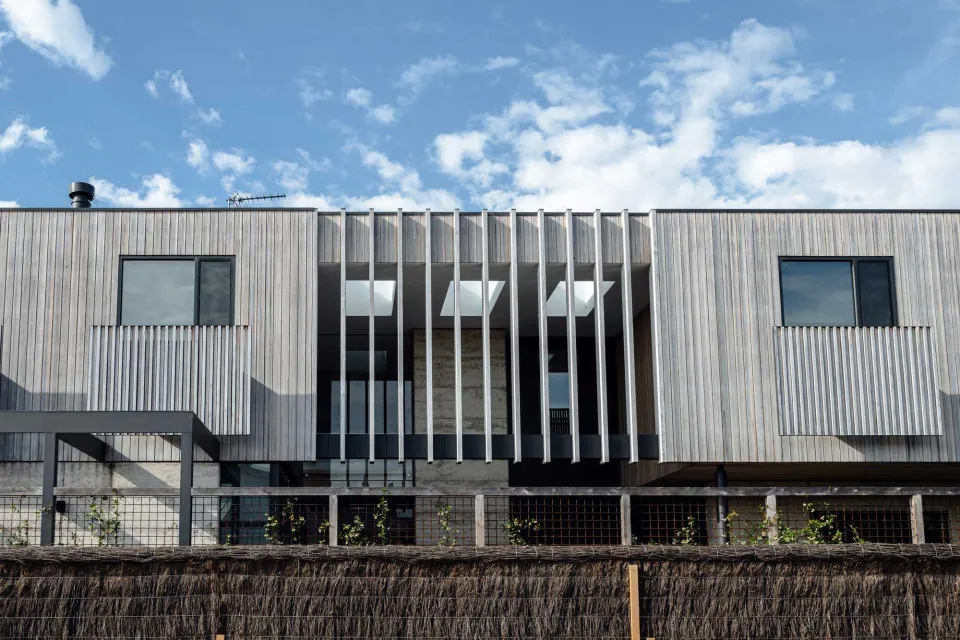 BH2 House REVISIT Vulcan Cladding and Vulcan Screening Abodo Wood 7