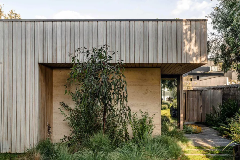 BH2 House REVISIT Vulcan Cladding and Vulcan Screening Abodo Wood 8