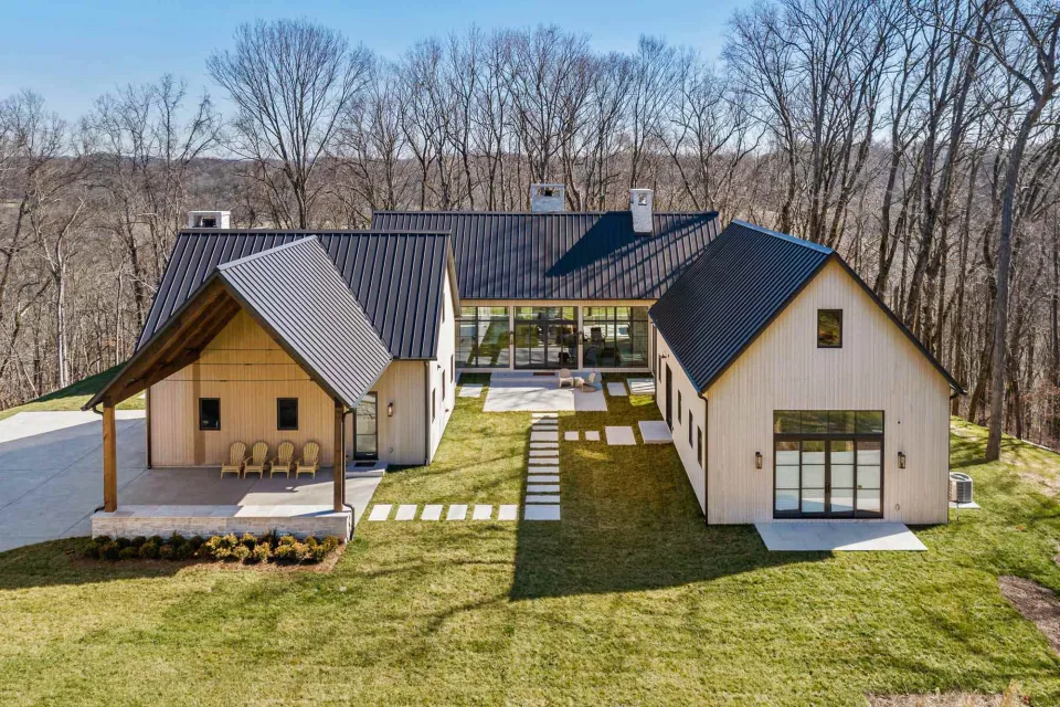 Bear Creek Barn House USA Vulcan Cladding Abodo Wood 01