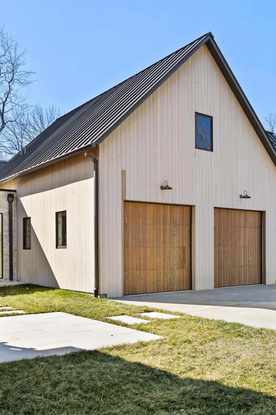 Bear Creek Barn House USA Vulcan Cladding Abodo Wood 02