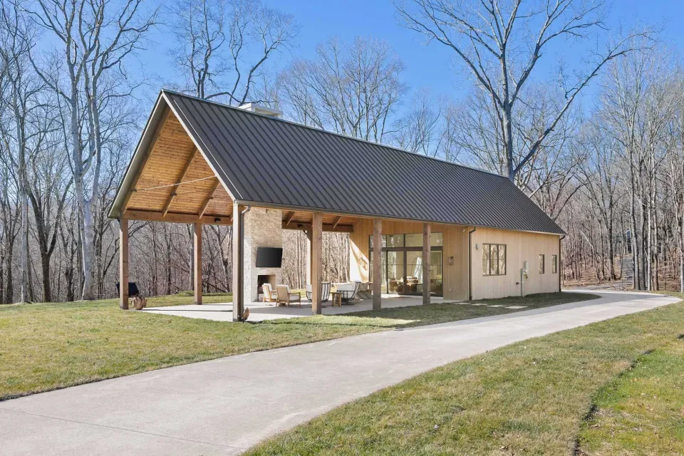 Bear Creek Barn House USA Vulcan Cladding Abodo Wood 03