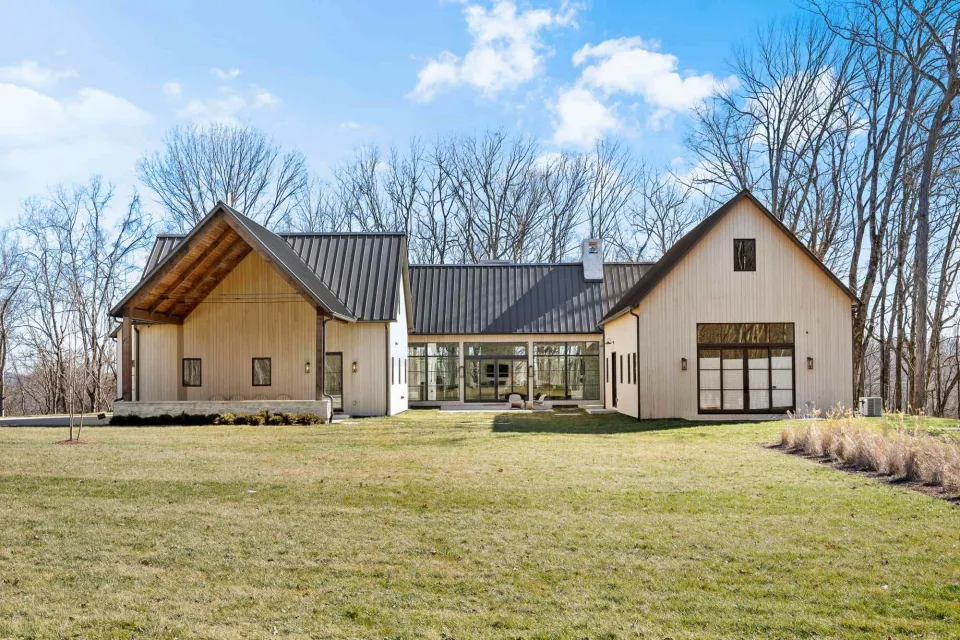 Bear Creek Barn House USA Vulcan Cladding Abodo Wood 04