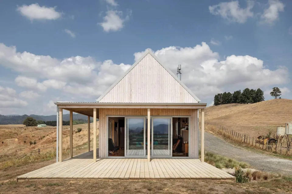Karangahake House Tundra Cladding in Sioox Abodo Wood 4