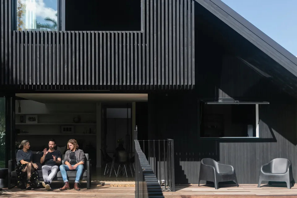 Westmere House Vulcan Cladding and Vulcan Screening Abodo Wood 2