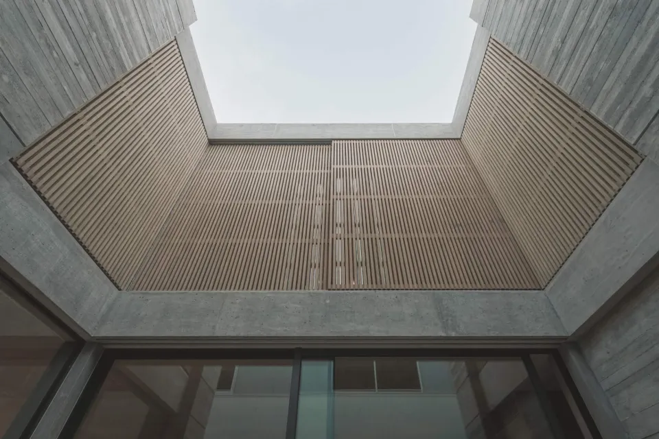 Hedge Residence Vulcan Screening Abodo Wood 09