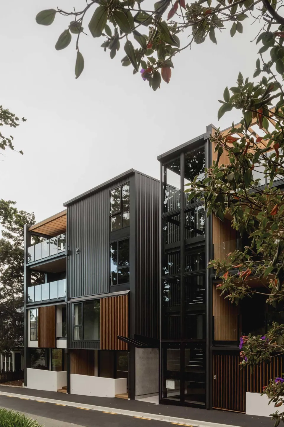 Betts Luxury Apartments Vulcan Screening Abodo Wood 1