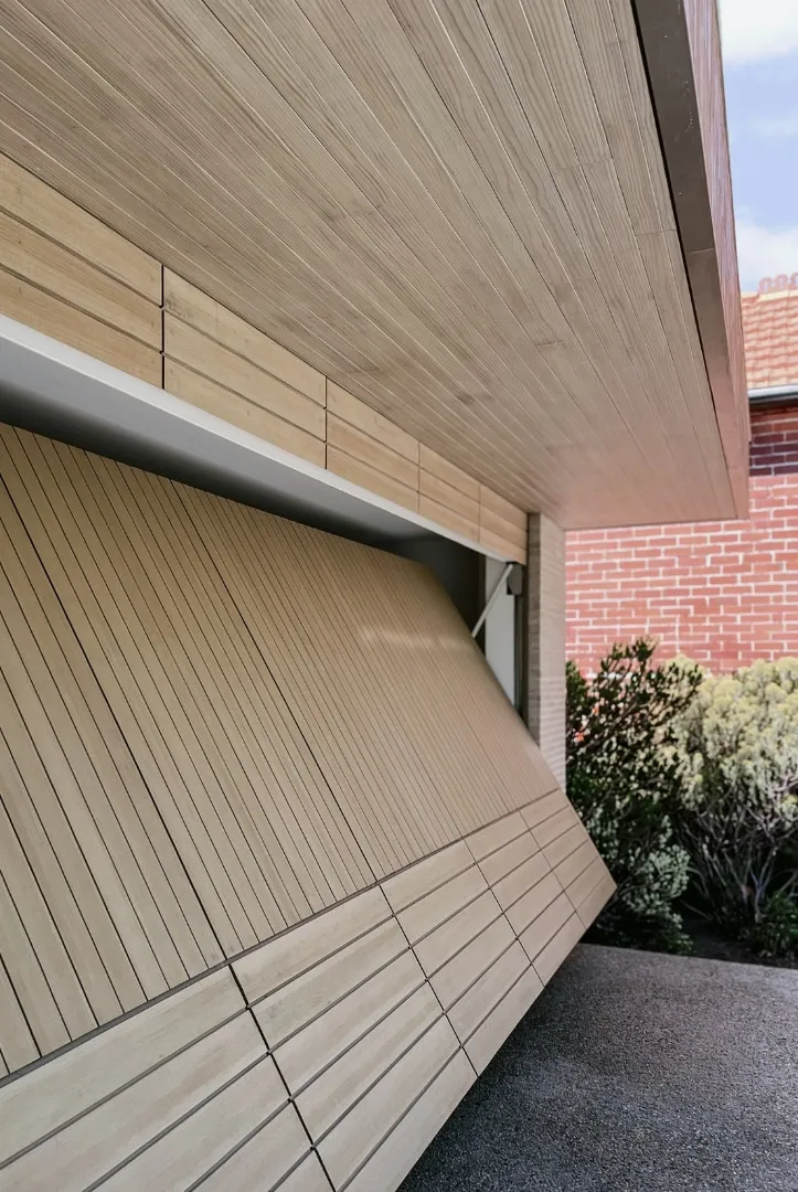 Manning Residence Vulcan Cladding Straw Abodo Wood 01