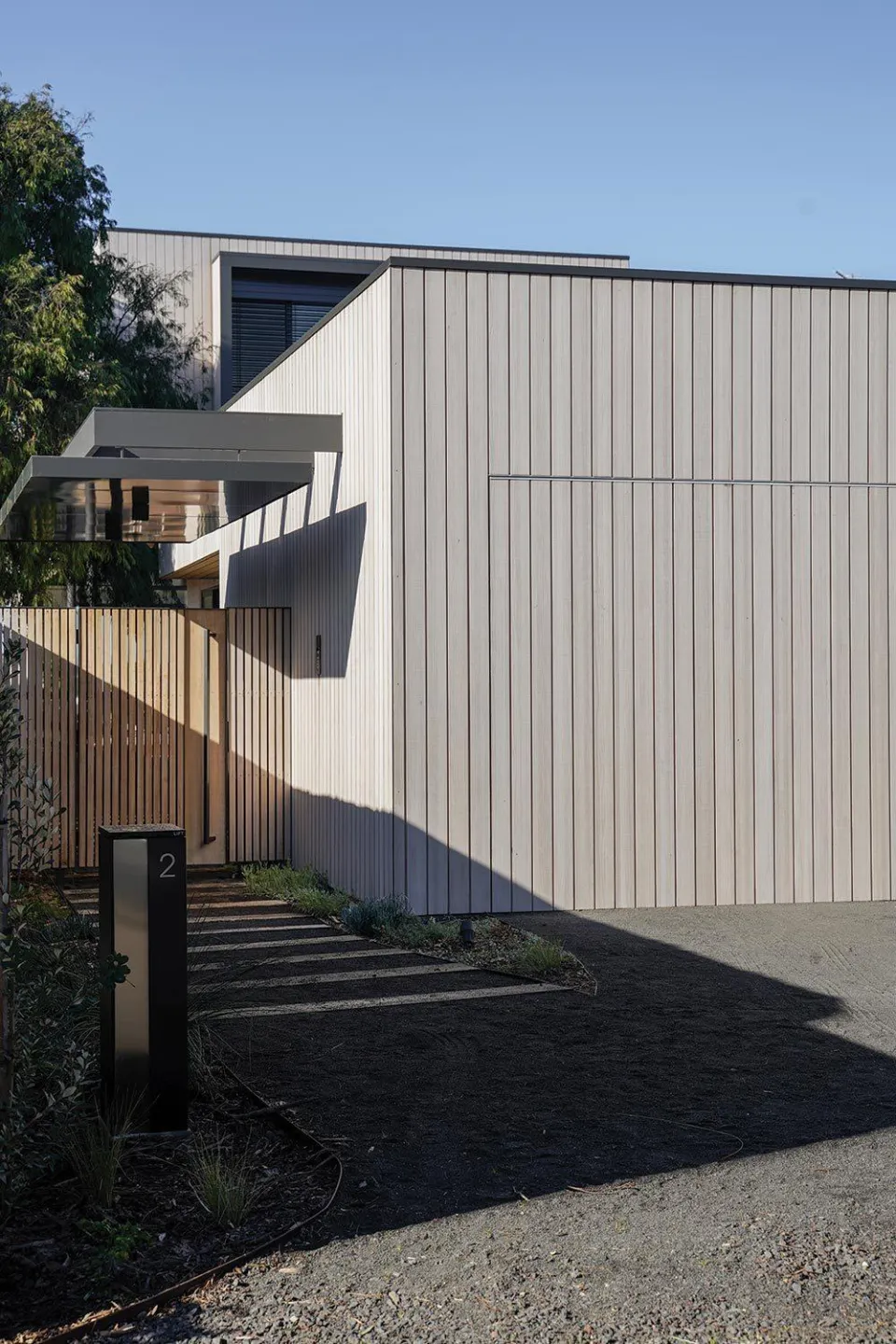 BH2 House Vulcan Cladding and Vulcan Screening Abodo Wood 4
