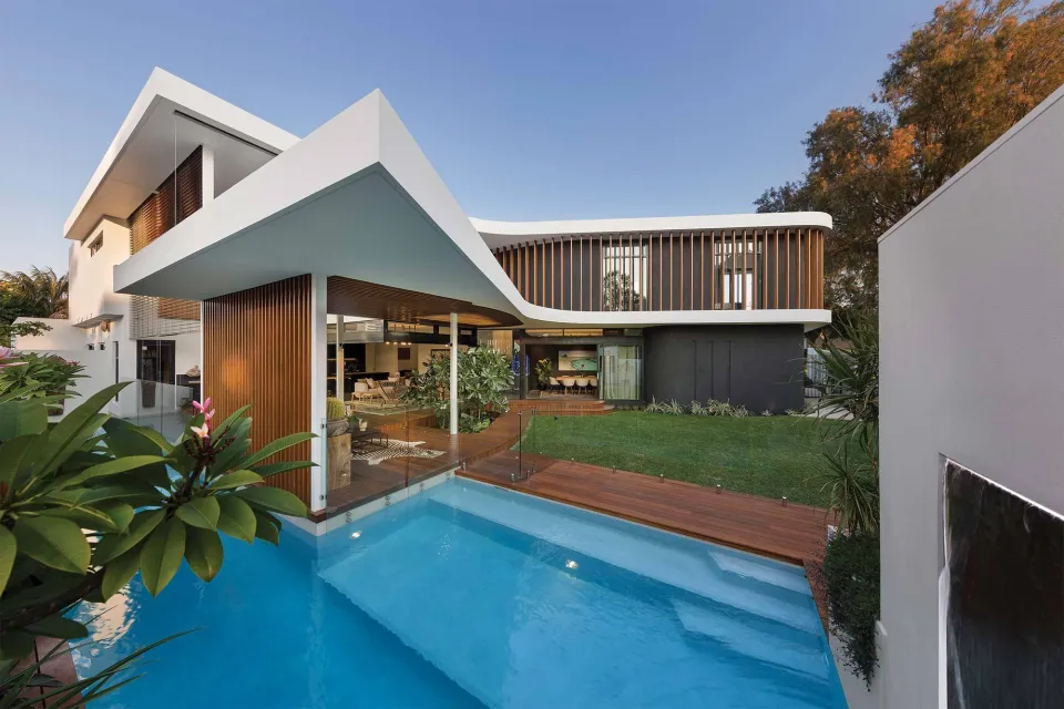 Cottesloe House Vulcan Cladding and Vulcan Screening Abodo Wood 4