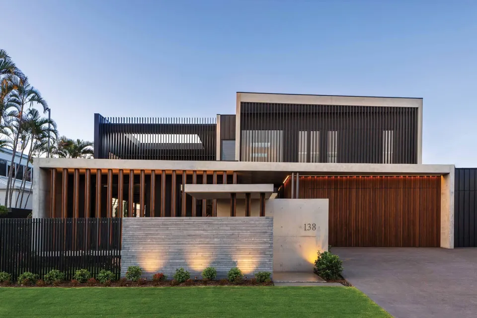 Minyama Luxury Home Vulcan Cladding and Vulcan Screening Abodo Wood