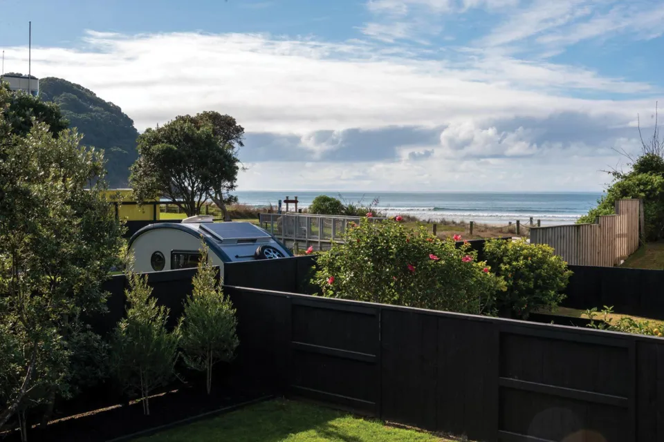 Waihi Beach House Vulcan Decking and Rhombus Clip Abodo Wood 9