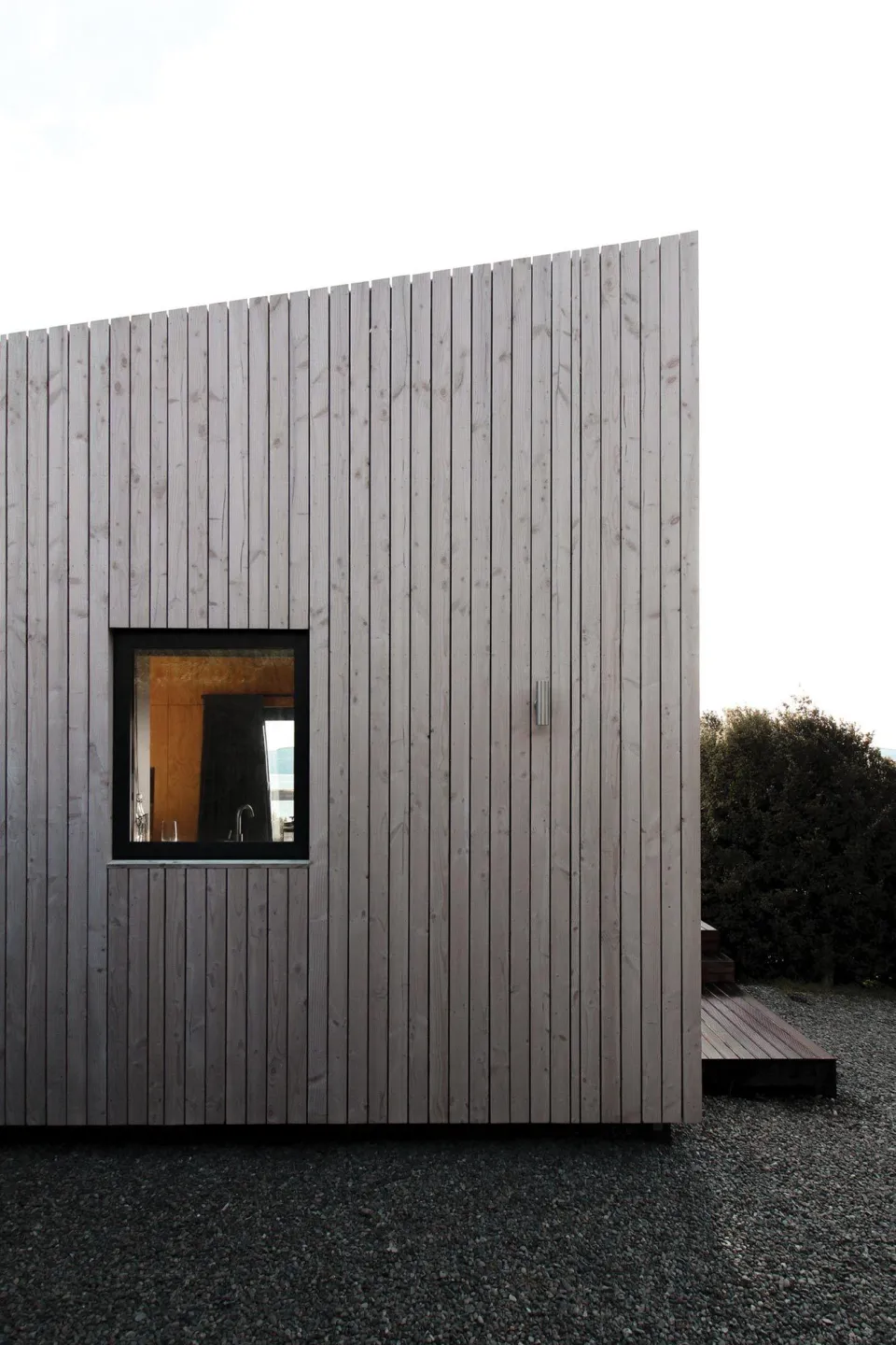 The Seagull Wing Cabin Tundra Cladding in Sioox Finish Abodo Wood 5