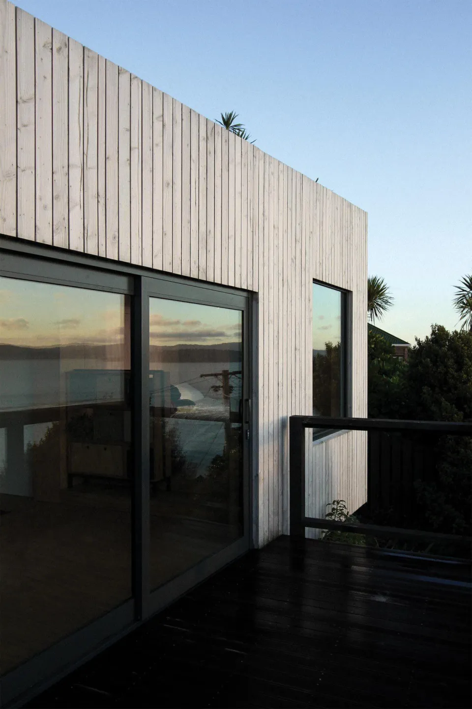 The Seagull Wing Cabin Tundra Cladding in Sioox Finish Abodo Wood 8
