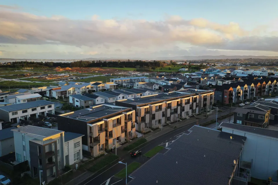 The Grounds Vulcan Screening and Sand Decking Abodo Wood 5