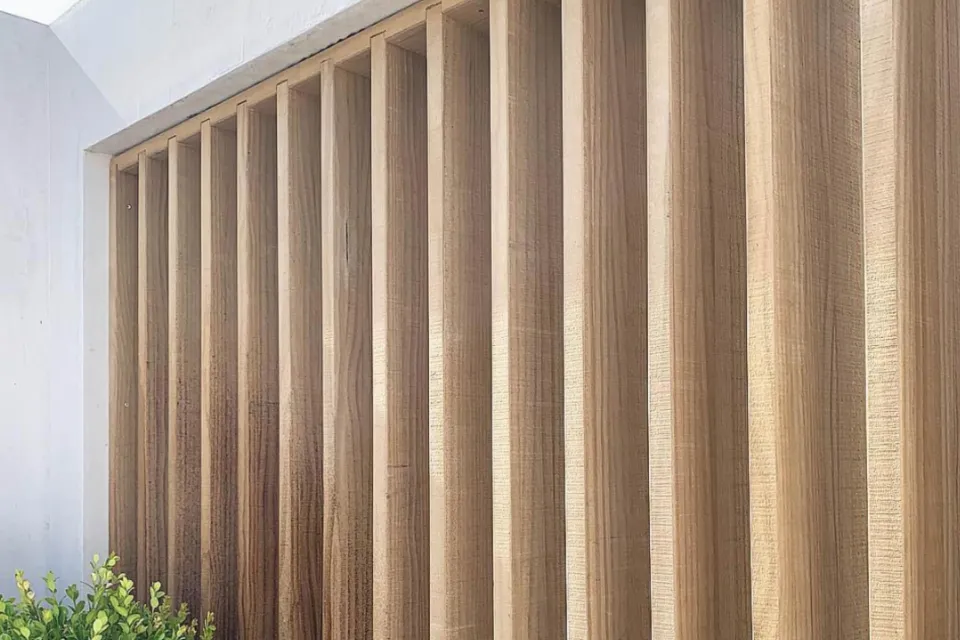 The Little White Abode Vulcan Screening Abodo Wood