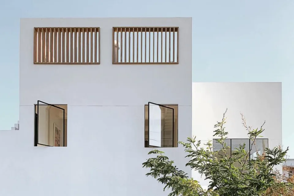 The Little White Abode Vulcan Screening Abodo Wood 1