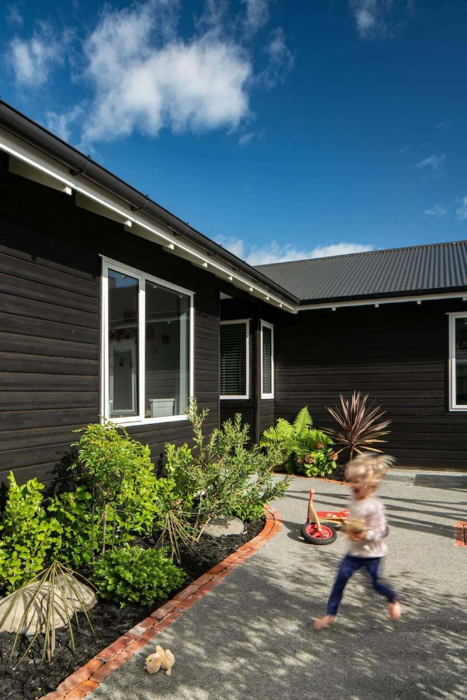 Whitby Family Home Vulcan Cladding Abodo Wood 3