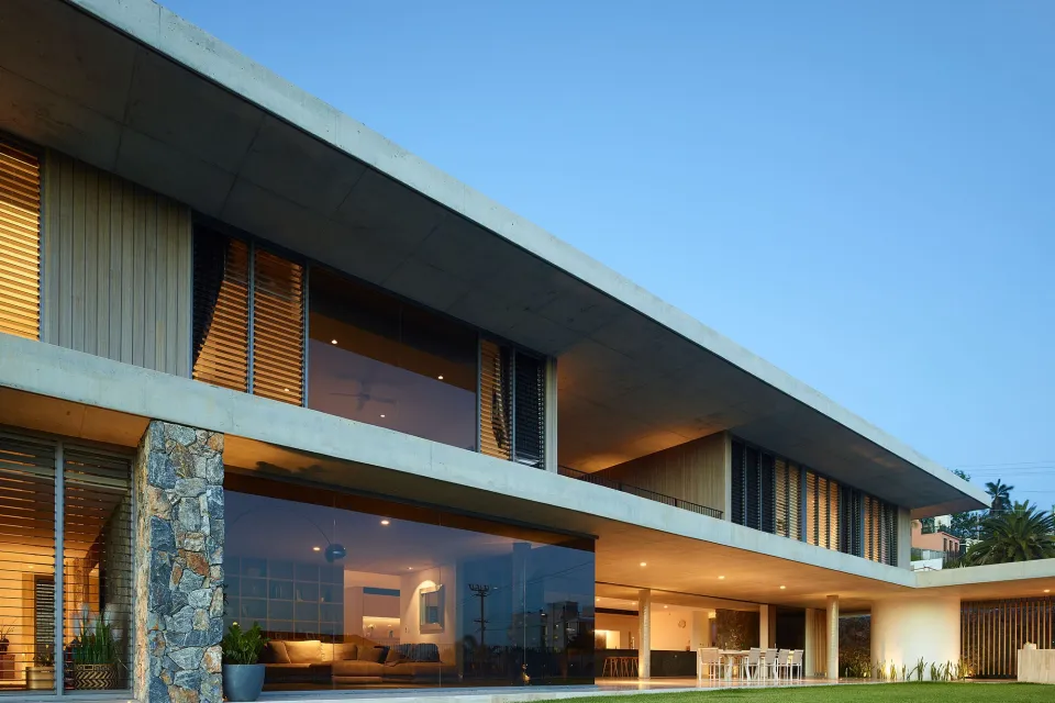 Toorak Road Luxury Home Vulcan Cladding Abodo Wood 1