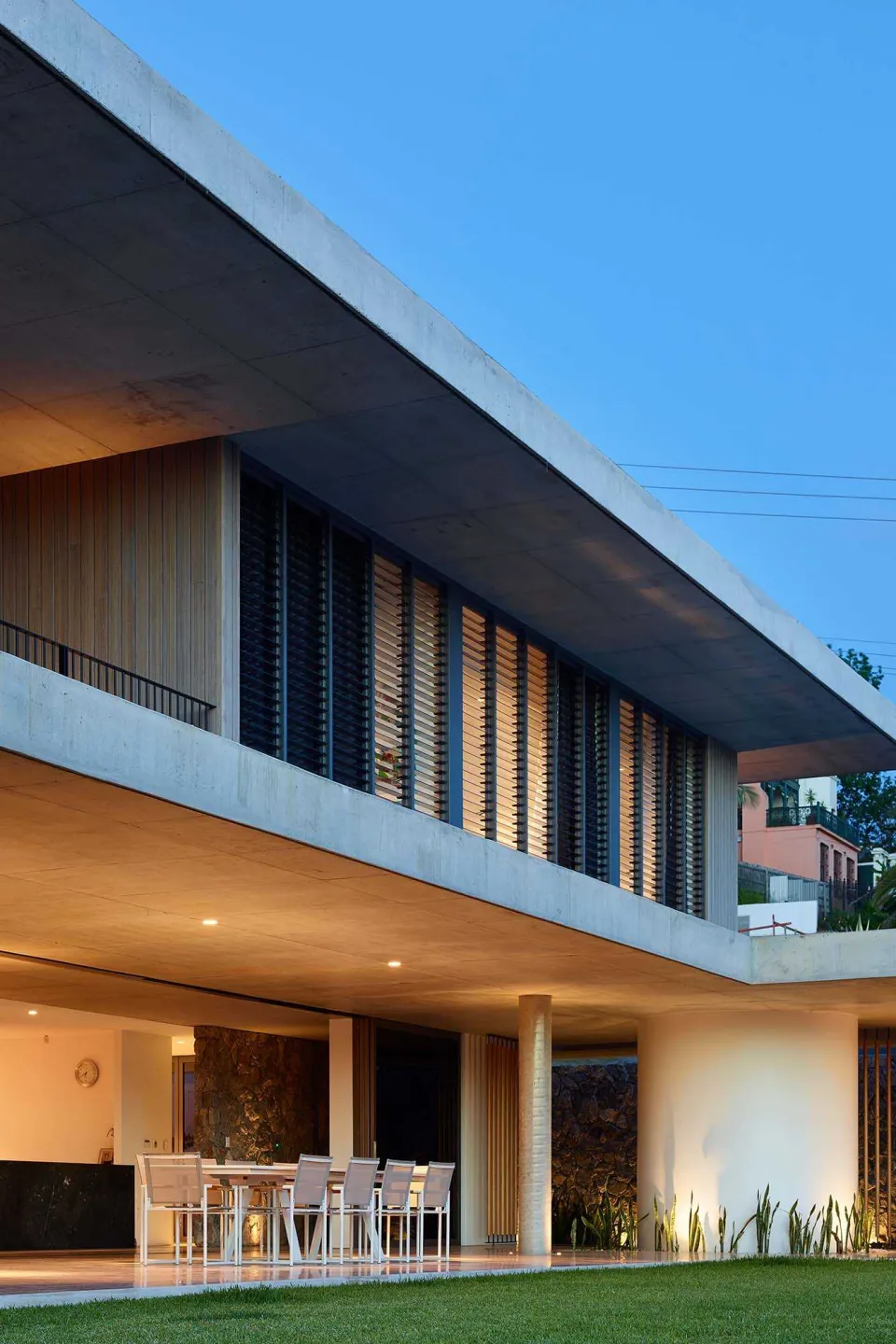 Toorak Road Luxury Home Vulcan Cladding Abodo Wood 4