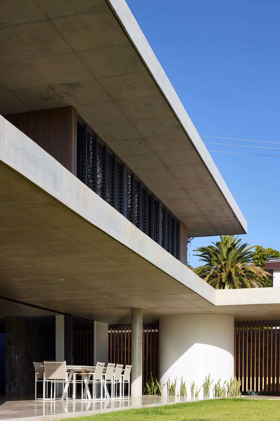 Toorak Road Luxury Home Vulcan Cladding Abodo Wood 5