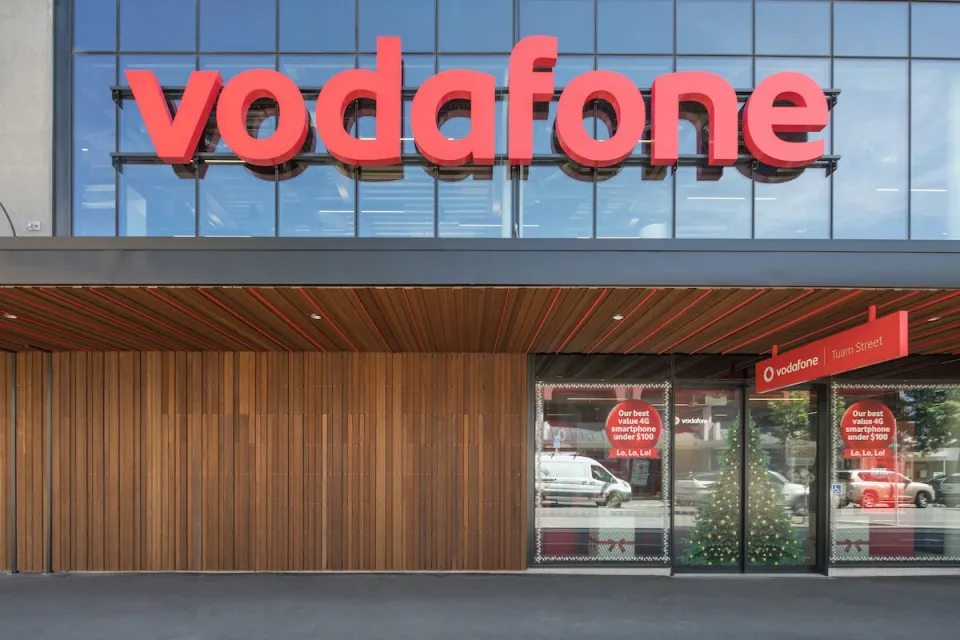 Vodafone Building Vulcan Cladding Screening Abodo Wood 2