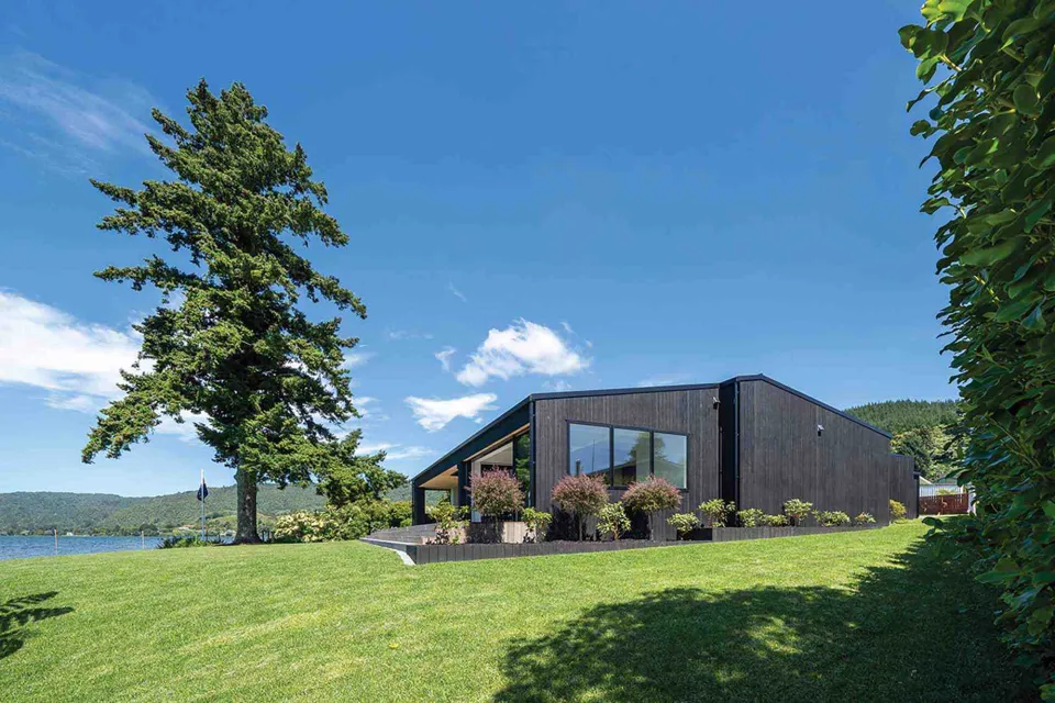 Lakeside Retreat Vulcan Cladding Abodo Wood