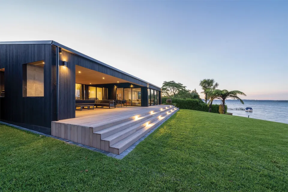 Lakeside Retreat Vulcan Cladding Abodo Wood 10