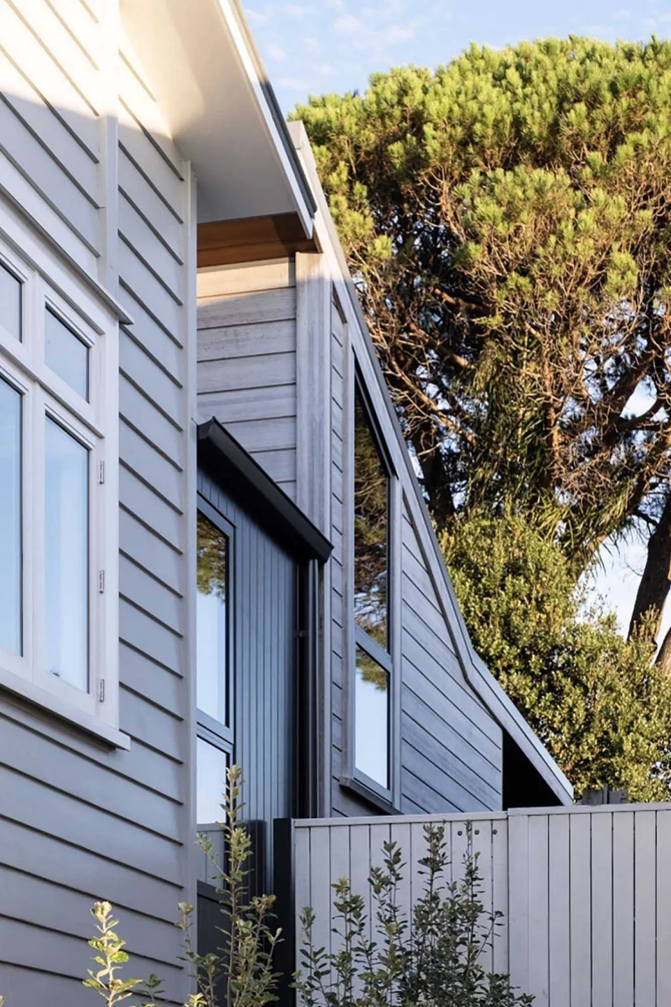 Compact Central City Bungalow Vulcan Timber Abodo Wood 9